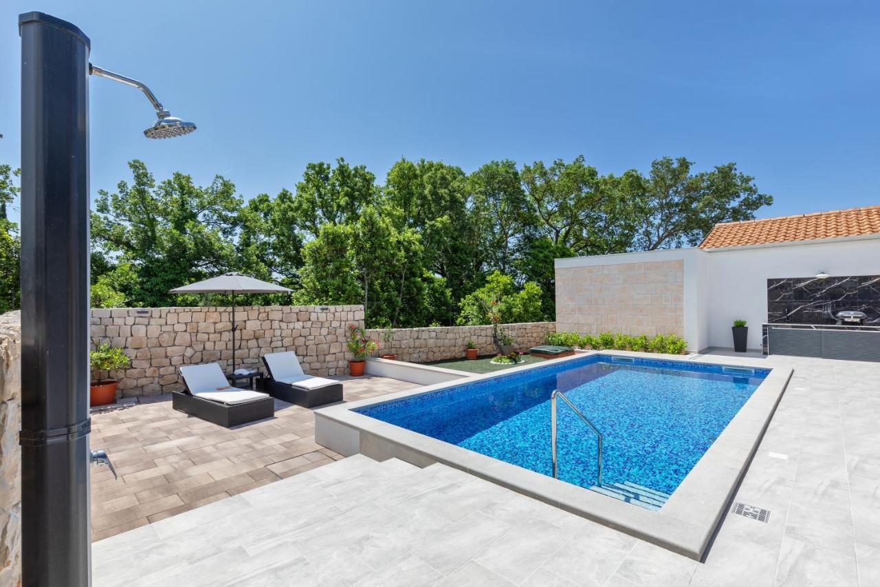 Apartment Holiday Home Doma, Cilipi Near Dubrovnik Exterior photo